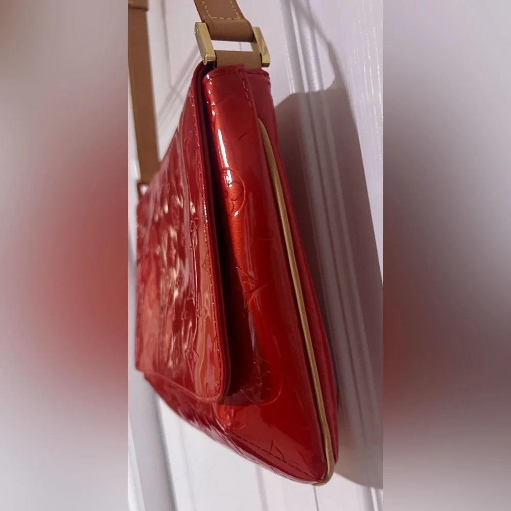 Louis Vuitton Monogram Vernis Thompson Street Shoulder Bag in Red Patent Leather